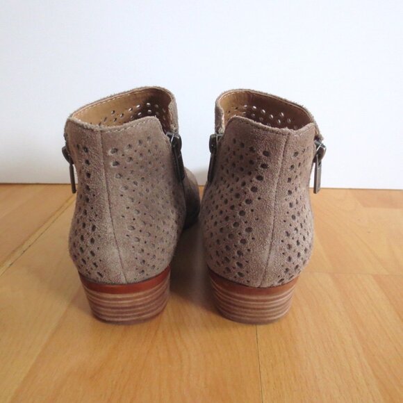 Lucky Brand Beige Tan Suede Leather Zip Ankle Booties Classic Neutral Boots - Picture 2 of 7